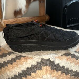 Chaco Insulated Puffer Moccasins Shoes